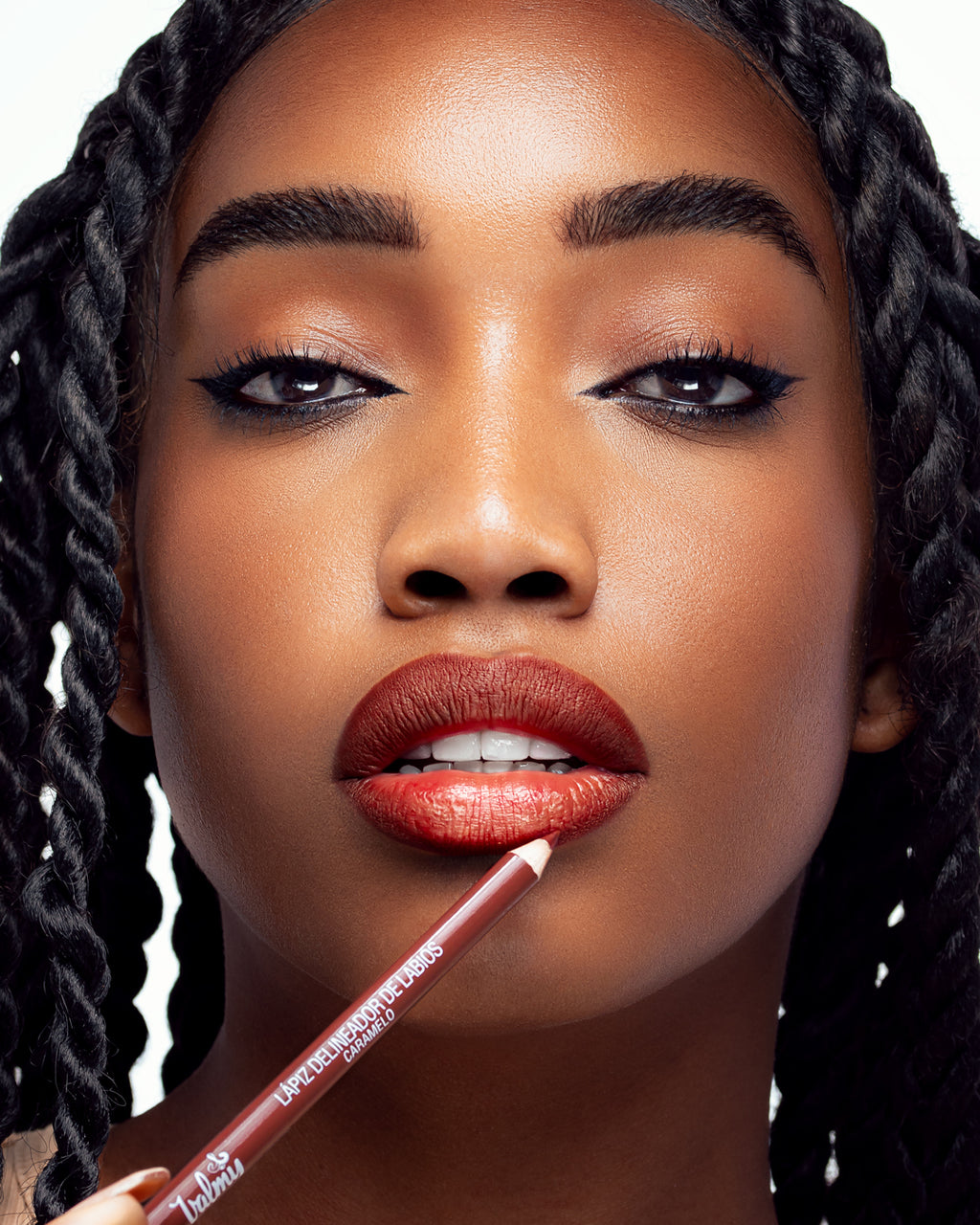 Lápiz Delineador de Labios Valmy tono Caramelo