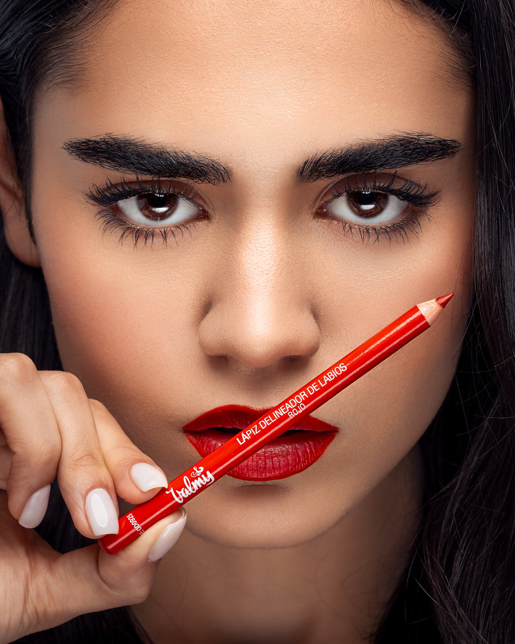 Lápiz Delineador de Labios Valmy tono Rojo